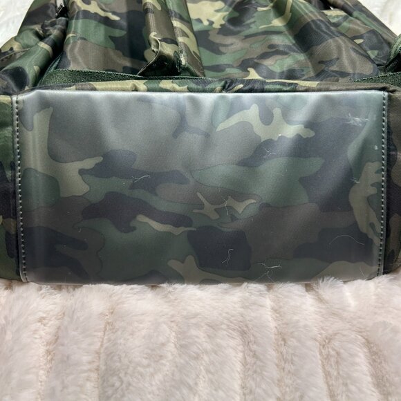 EUC Lug Hatchback 3 RFID Backpack in Camo Green - Travel Bag main image 6